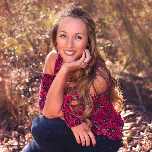 Meet your Posher, Amanda - Picture 1 of 1